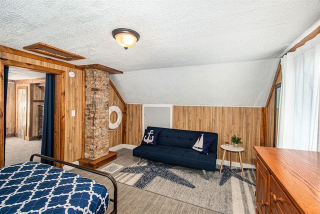 292 6th Avenue, Manistee, MI 49660