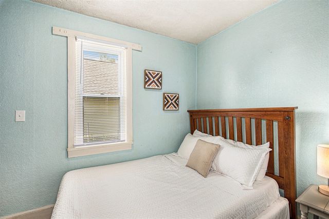 292 6th Avenue, Manistee, MI 49660