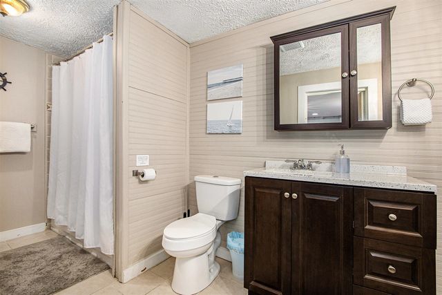 292 6th Avenue, Manistee, MI 49660