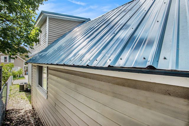 292 6th Avenue, Manistee, MI 49660