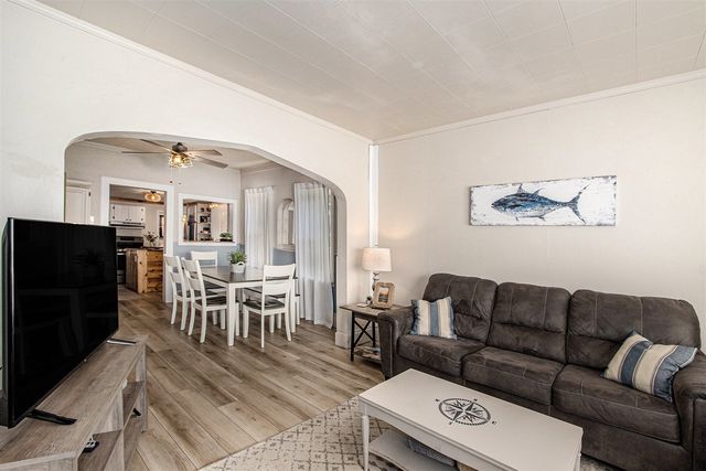 292 6th Avenue, Manistee, MI 49660