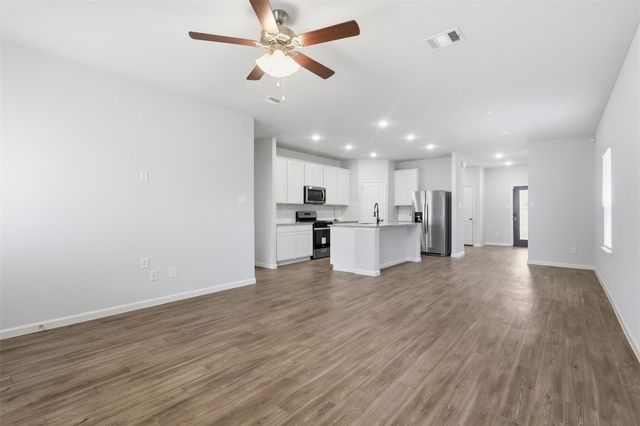29 Valiant Ridge Trail, Magnolia, TX 77354