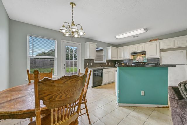 9022 Amberjack Drive, Texas City, TX 77591