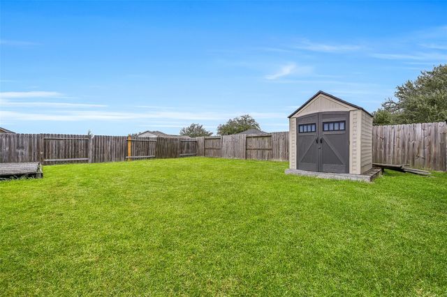 9022 Amberjack Drive, Texas City, TX 77591