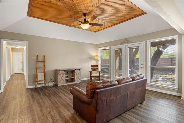 502 Shady Grove Drive, Granbury, TX 76049