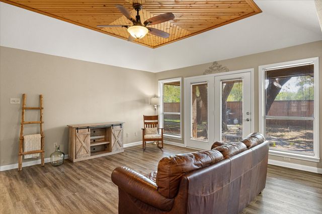 502 Shady Grove Drive, Granbury, TX 76049