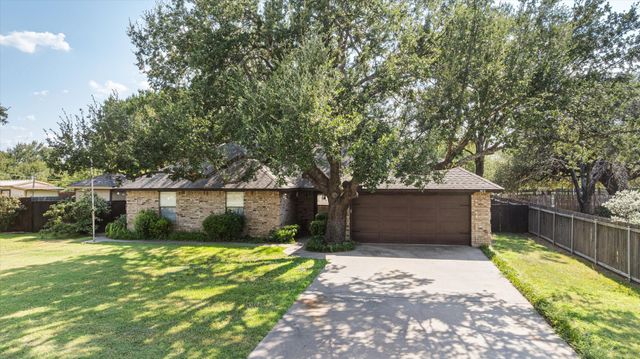 502 Shady Grove Drive, Granbury, TX 76049