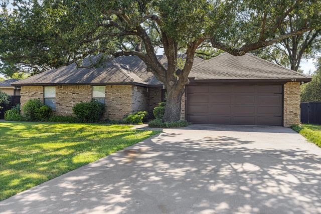 502 Shady Grove Drive, Granbury, TX 76049