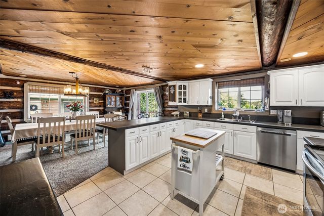 180 E Sea Vista Lane, Grapeview, WA 98546