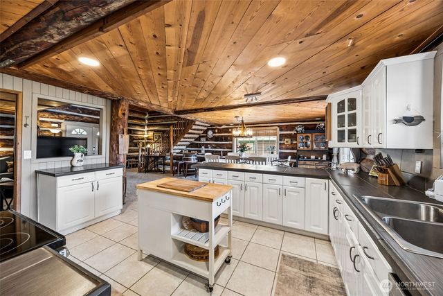 180 E Sea Vista Lane, Grapeview, WA 98546