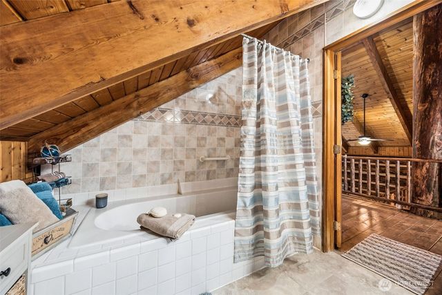 180 E Sea Vista Lane, Grapeview, WA 98546