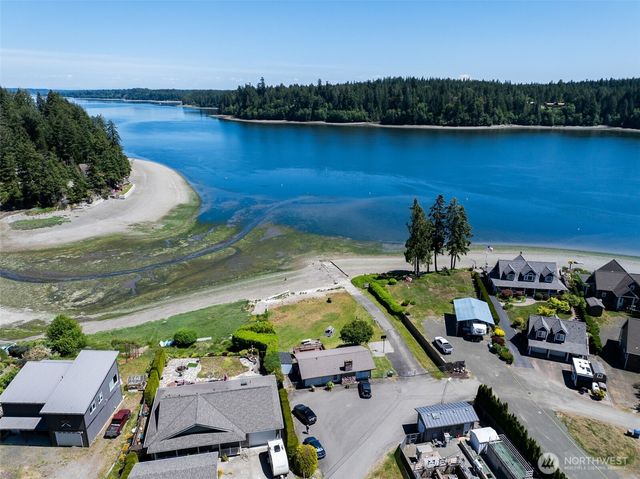 180 E Sea Vista Lane, Grapeview, WA 98546