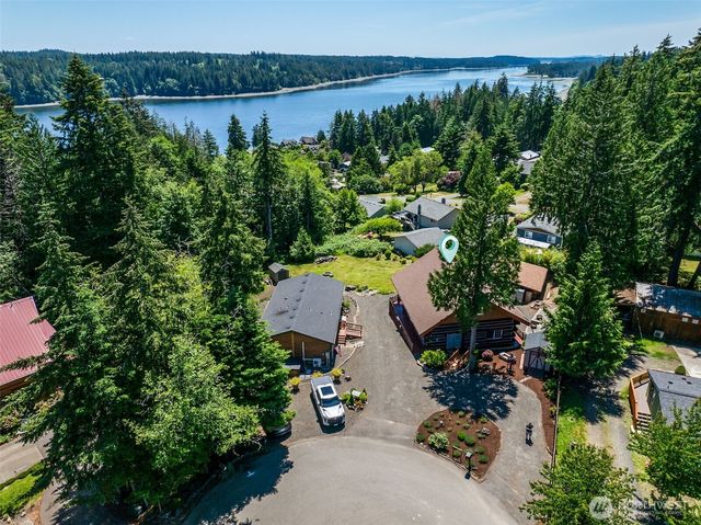 180 E Sea Vista Lane, Grapeview, WA 98546