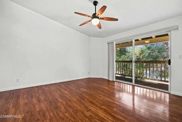 688 Indian Oak Lane 107, Oak Park, CA 91377