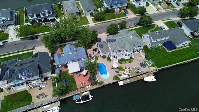 57 Beach Road, Massapequa, NY 11758