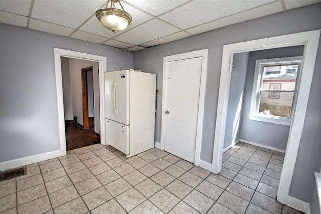 32 N MILITARY ROAD, Fond Du Lac, WI 54935