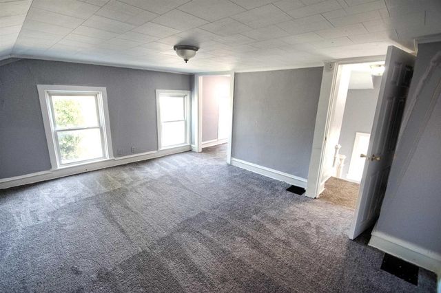 32 N MILITARY ROAD, Fond Du Lac, WI 54935
