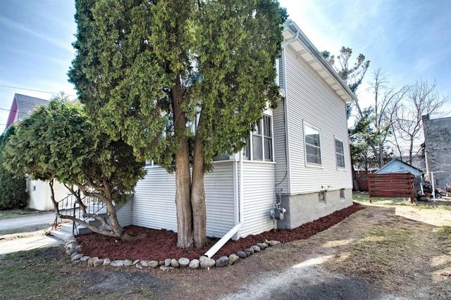 32 N MILITARY ROAD, Fond Du Lac, WI 54935
