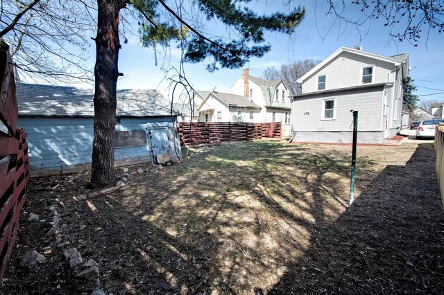32 N MILITARY ROAD, Fond Du Lac, WI 54935