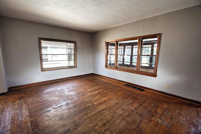 32 N MILITARY ROAD, Fond Du Lac, WI 54935