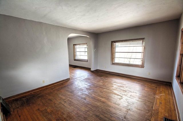 32 N MILITARY ROAD, Fond Du Lac, WI 54935