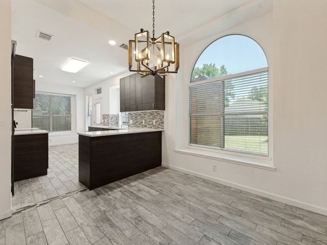 6913 Conestoga Drive, Rowlett, TX 75089