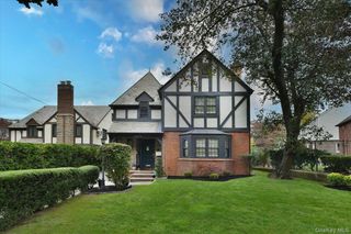 85-35 Edgerton Boulevard, Jamaica Estates, NY 11432