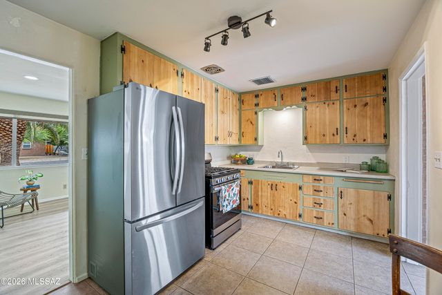 806 E Joan Place, Tucson, AZ 85719