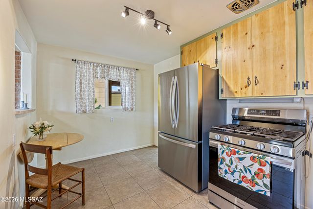 806 E Joan Place, Tucson, AZ 85719