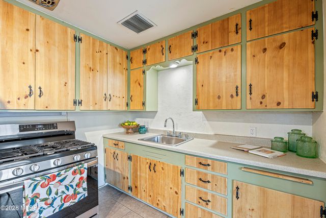 806 E Joan Place, Tucson, AZ 85719