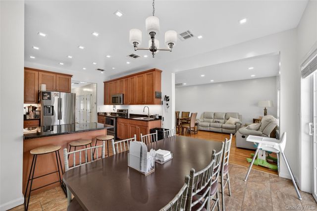 9 Maple Avenue, Bloomingburg, NY 12721