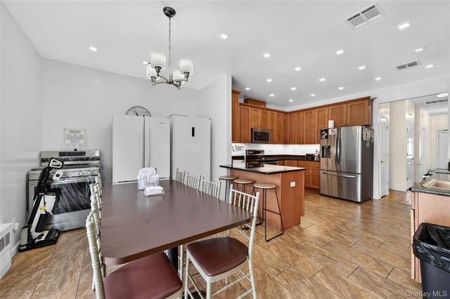 9 Maple Avenue, Bloomingburg, NY 12721