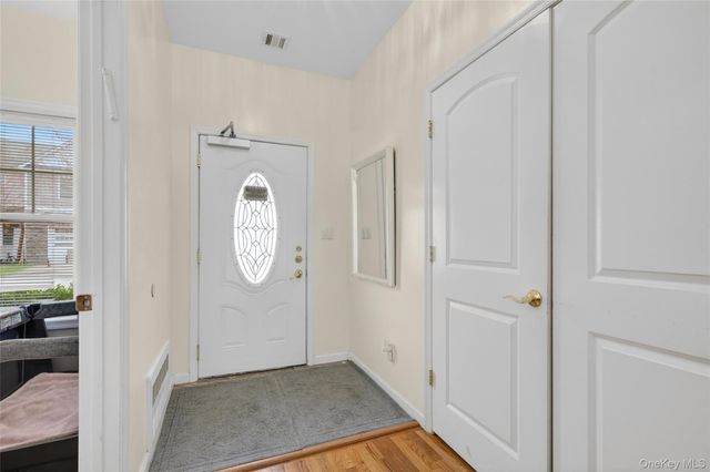 9 Maple Avenue, Bloomingburg, NY 12721