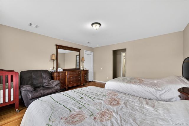 9 Maple Avenue, Bloomingburg, NY 12721