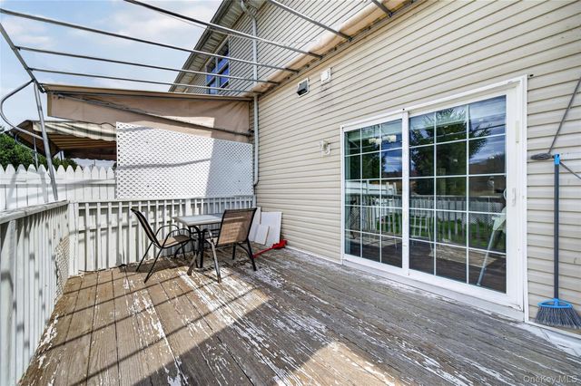 9 Maple Avenue, Bloomingburg, NY 12721