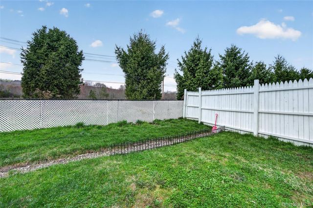 9 Maple Avenue, Bloomingburg, NY 12721