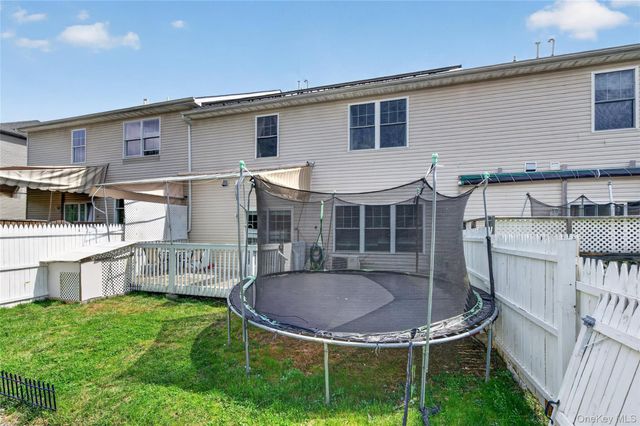 9 Maple Avenue, Bloomingburg, NY 12721