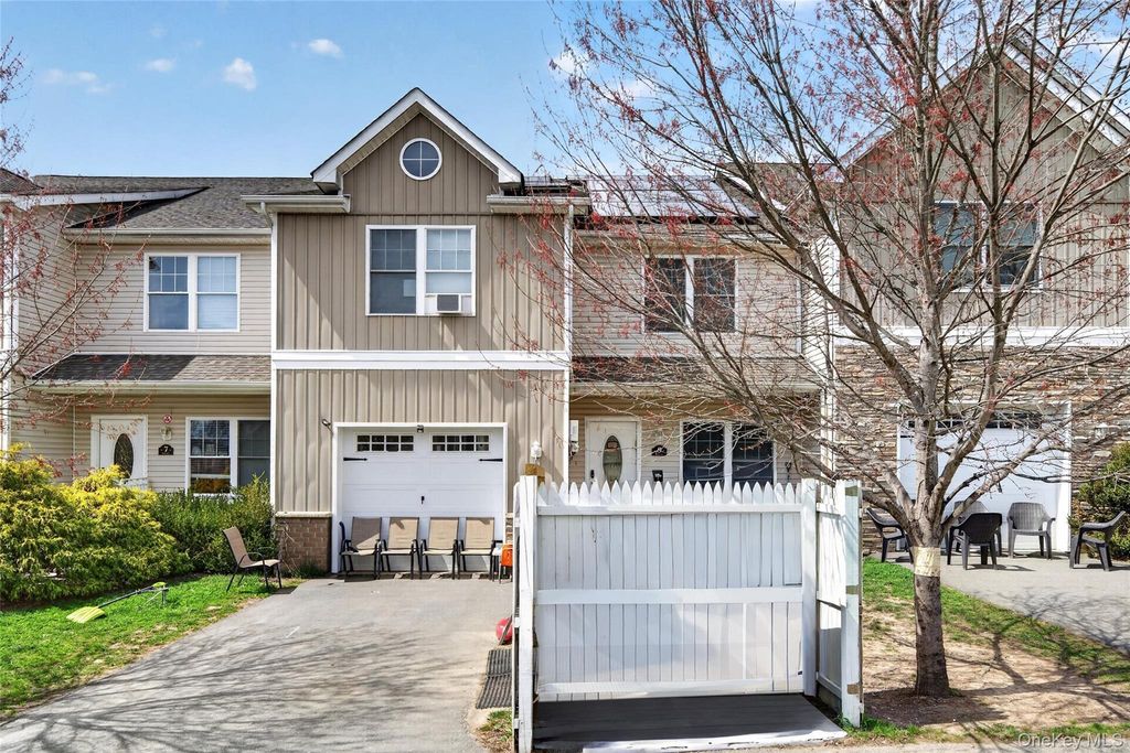 9 Maple Avenue, Bloomingburg, NY 12721