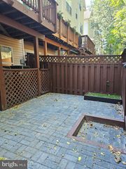 325 HELMUTH LN, Alexandria, VA 22304