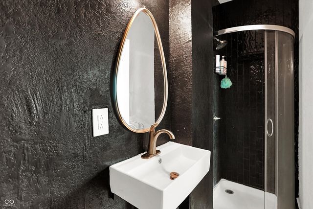 417 N Goodlet Avenue, Indianapolis, IN 46222