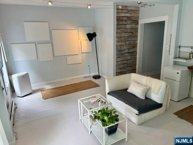 17 Oxford Street, Montclair, NJ 07042