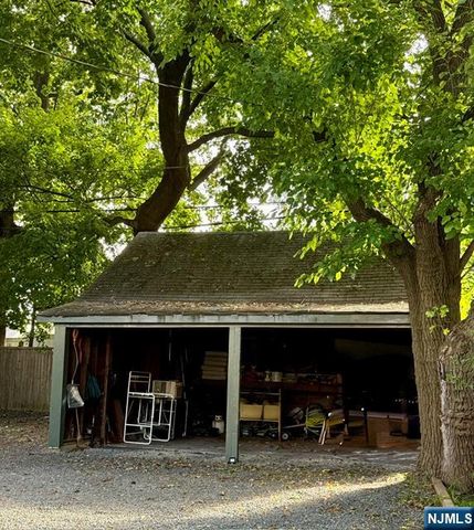 17 Oxford Street, Montclair, NJ 07042