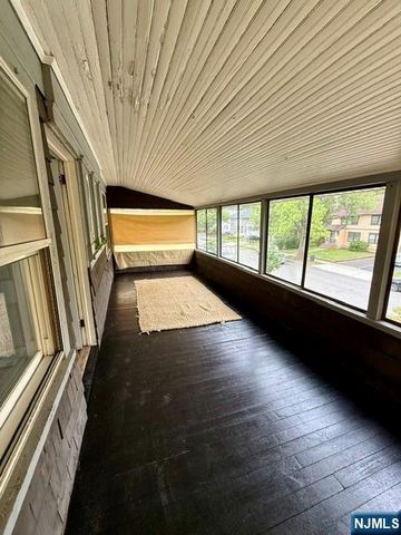 17 Oxford Street, Montclair, NJ 07042