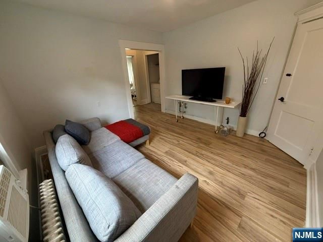 17 Oxford Street, Montclair, NJ 07042