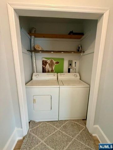 17 Oxford Street, Montclair, NJ 07042