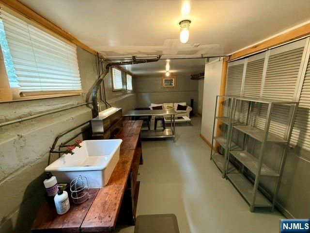 17 Oxford Street, Montclair, NJ 07042