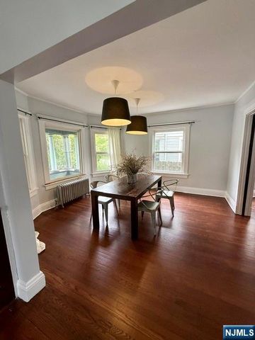 17 Oxford Street, Montclair, NJ 07042
