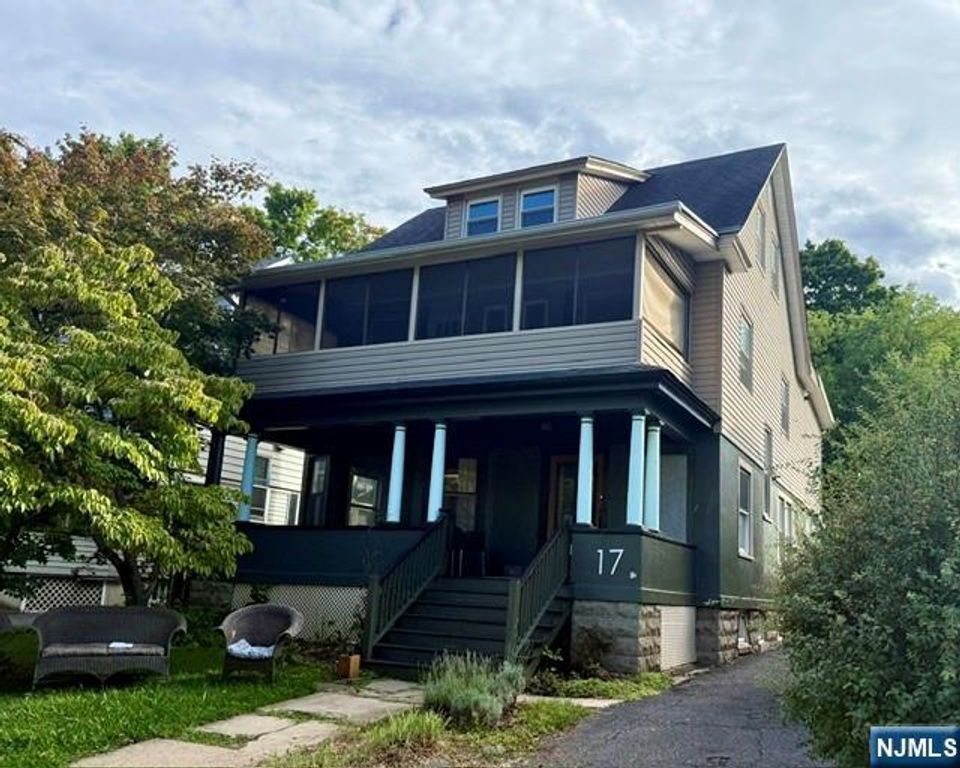 17 Oxford Street, Montclair, NJ 07042