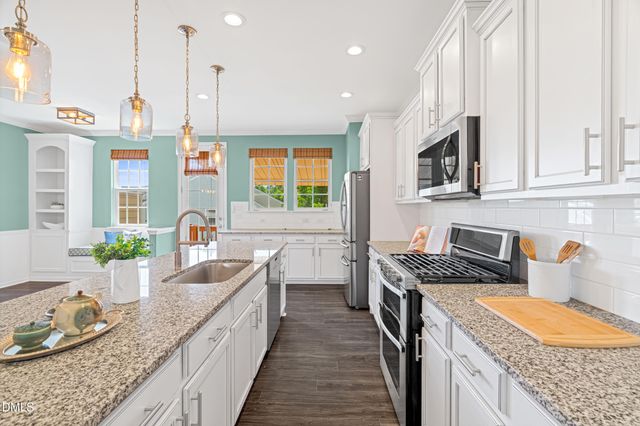 542 Grand Central Station, Apex, NC 27502