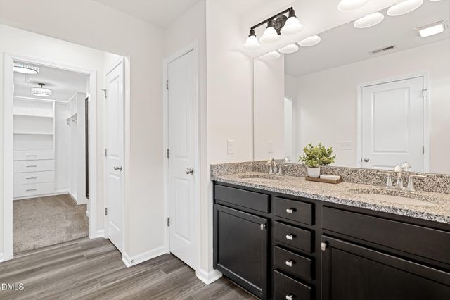 542 Grand Central Station, Apex, NC 27502